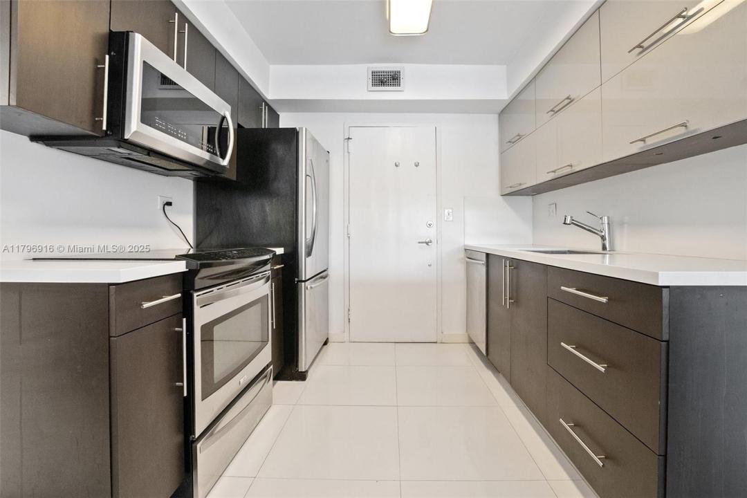800 NE 195th St 204, Miami, Flórida 33179, Estados Unidos