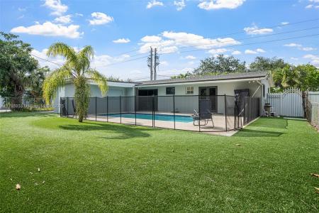 2360 NW 183rd St, Miami Gardens, Florida 33056, USA