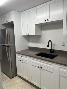 5055 NW 7th St 103, Miami, Florida 33126, USA