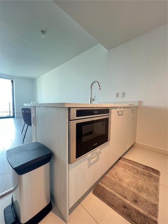 501 NE 31st St 1202, Miami, Floryda 33137, USA