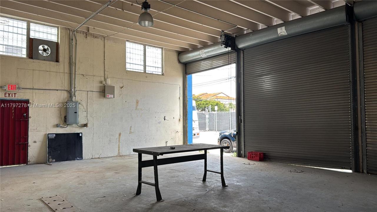 748 NW 24th St, Miami, Florida 33127, Stati Uniti