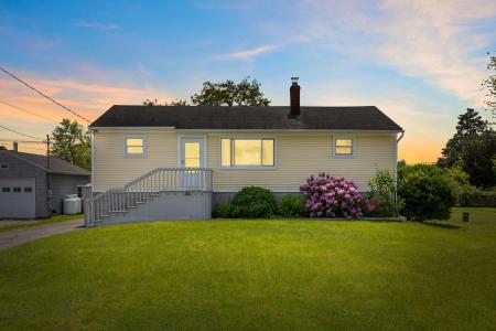 30 Willow Street, Riverhead, New York 11901, HOA KỲ