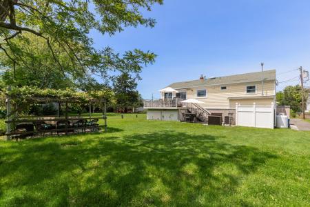 30 Willow Street, Riverhead, New York 11901, HOA KỲ
