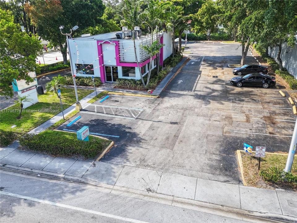 750 W Sample Rd, Pompano Beach, פלורידה 33064, ארצות הברית של אמריקה 