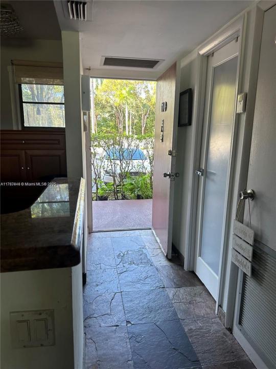 3301 N Country Club Dr 110, Aventura, Florida 33180, Amerika Birleşik Devletleri
