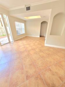 8551 NW 141st Ter 301, Miami Lakes, Florida 33016, USA