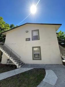 1680 NW 4th Ave 8B, Miami, Florida 33136, USA