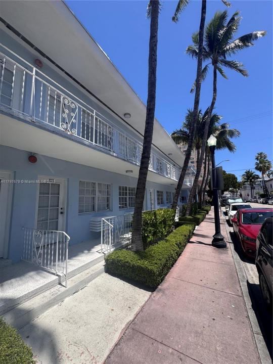 635 8th St 103, Miami Beach, Florida 33139, USA