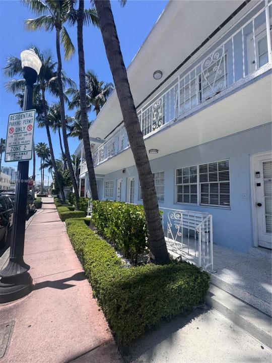 635 8th St 103, Miami Beach, Florida 33139, USA