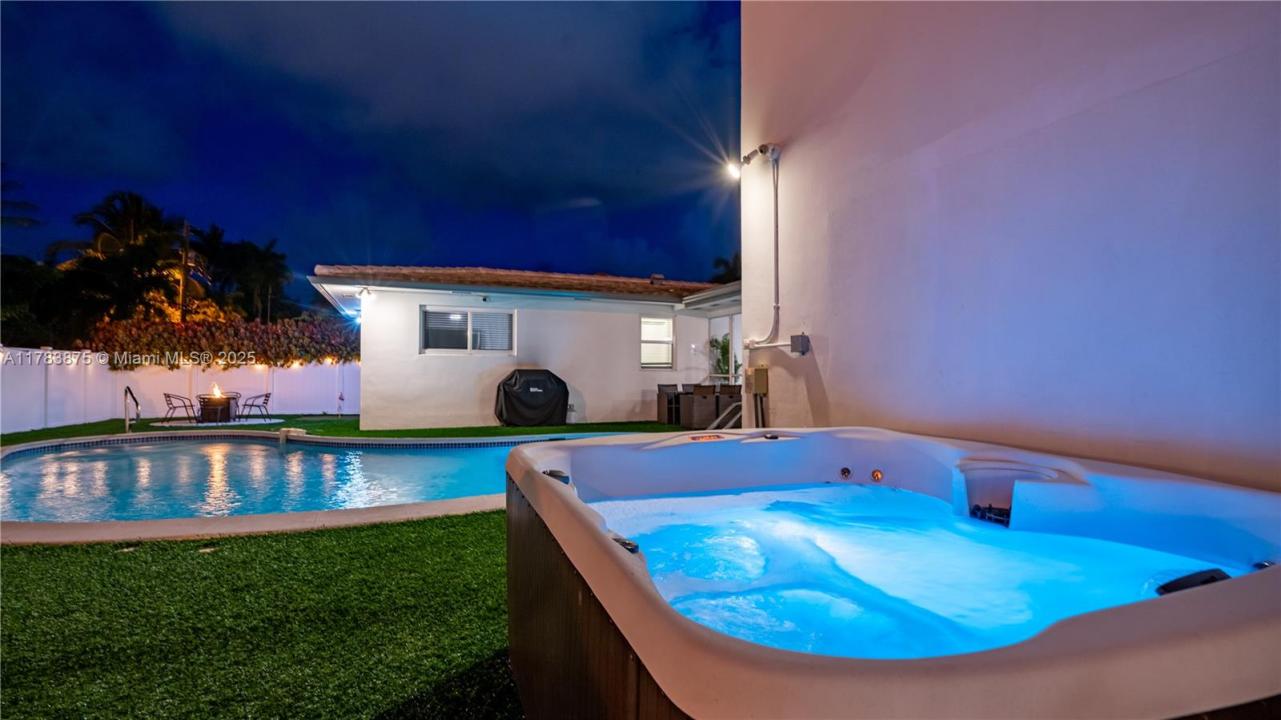 1241 Hollywood Blvd, Hollywood, Florida 33019, HOA KỲ