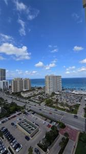1985 S Ocean Dr 21D, Hallandale Beach, Florida 33009, USA
