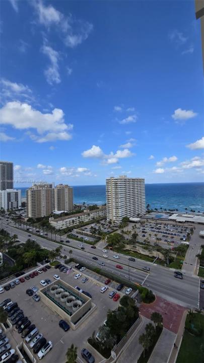 1985 S Ocean Dr 21D, Hallandale Beach, Florida 33009, USA