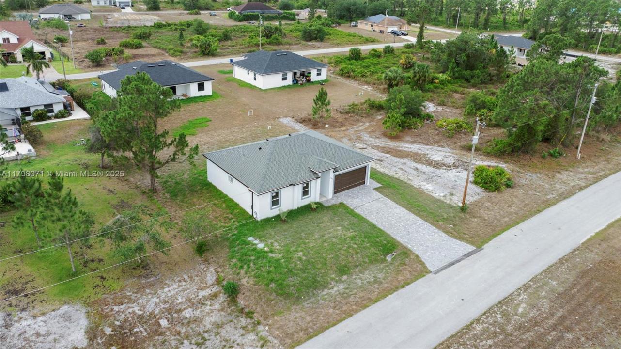 740 NEWHALL ST E, Lehigh Acres, フロリダ 33974, アメリカ合衆国