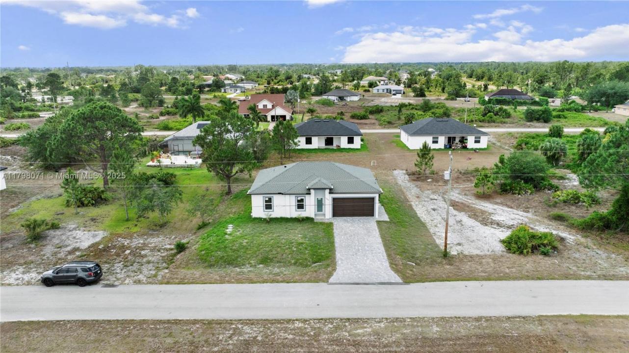740 NEWHALL ST E, Lehigh Acres, フロリダ 33974, アメリカ合衆国