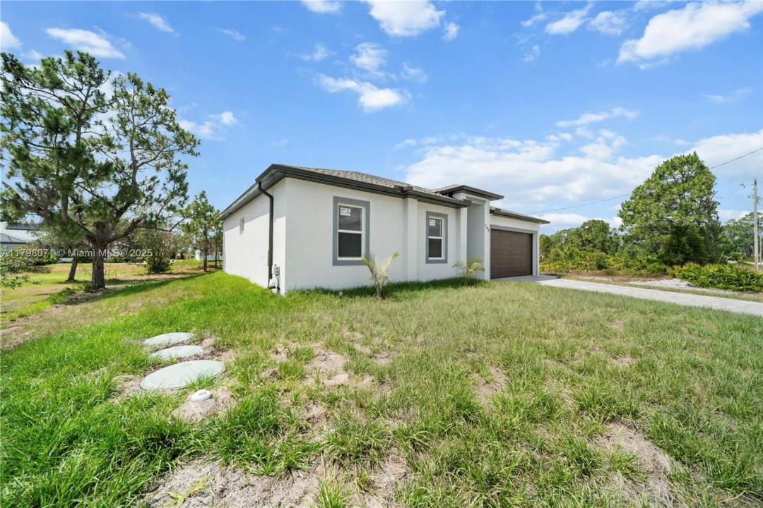 740 NEWHALL ST E, Lehigh Acres, フロリダ 33974, アメリカ合衆国