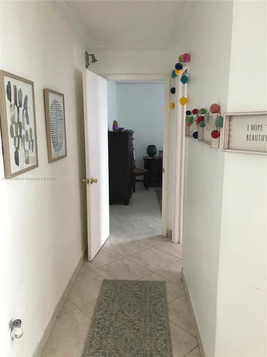 1075 93rd St 404, Bay Harbor Islands, 佛罗里达州 33154, 美国