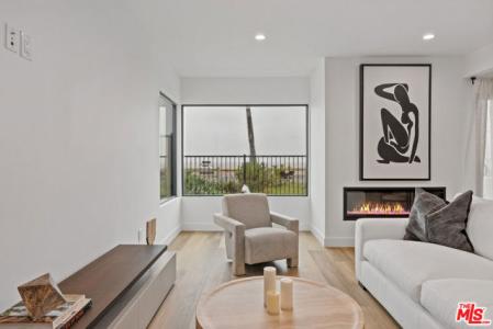 Ocean Front Walk, Marina Del Rey, California 90292
