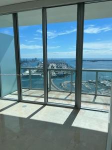 888 Biscayne Blvd 5407, Miami, Florida 33132, USA