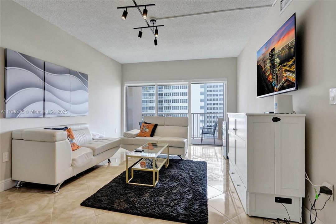 1980 S Ocean Dr 7J, Hallandale Beach, Florida 33009