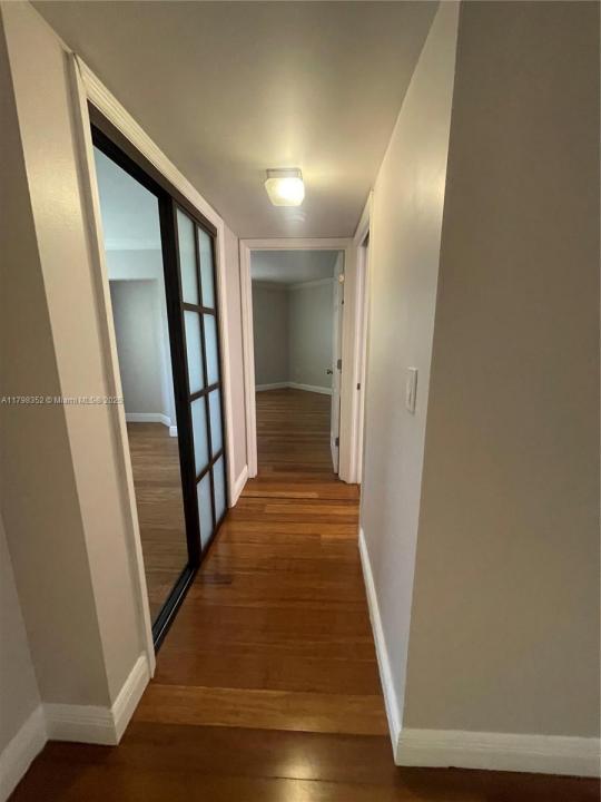 9715 Fontainebleau Blvd E110, Miami, Floryda 33172, USA
