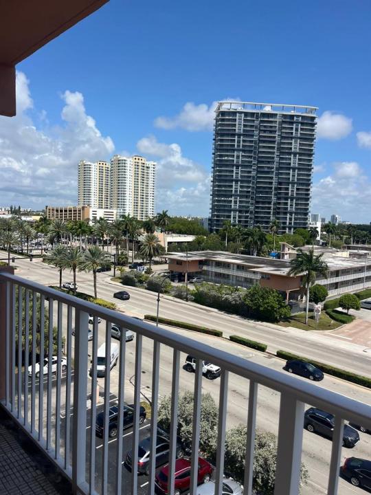 2200 E Hallandale Beach Blvd 702, Hallandale Beach, Floride 33009, États-Unis