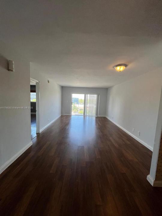 2200 E Hallandale Beach Blvd 702, Hallandale Beach, Floride 33009, États-Unis