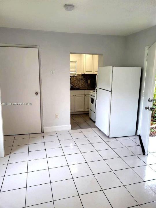 2515 NW 52nd St, Miami, Флорида 33142, Соединенные Штаты