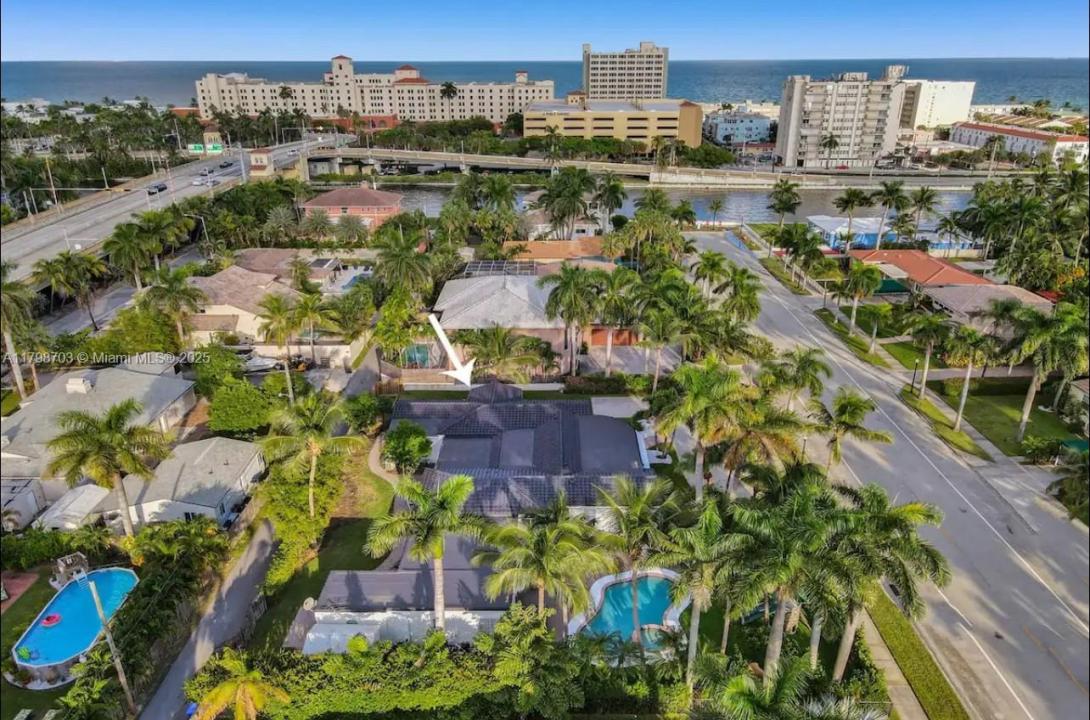 725 Harrison St, Hollywood, Florida 33019