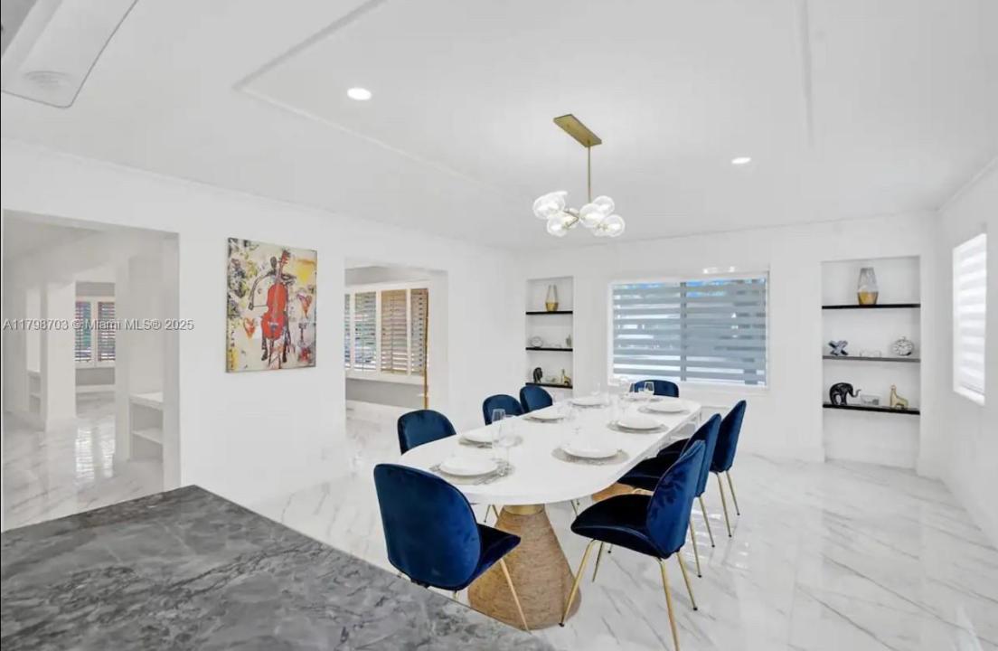725 Harrison St, Hollywood, Florida 33019