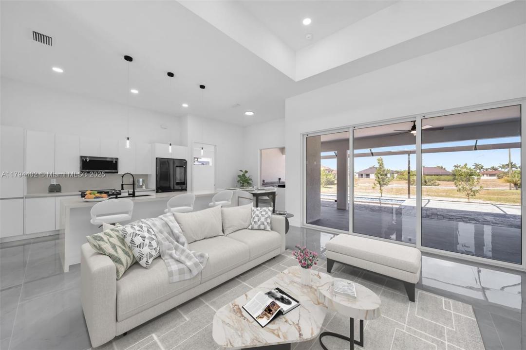 1212 NW 35TH PL, Cape Coral, 佛罗里达州 33993, 美国