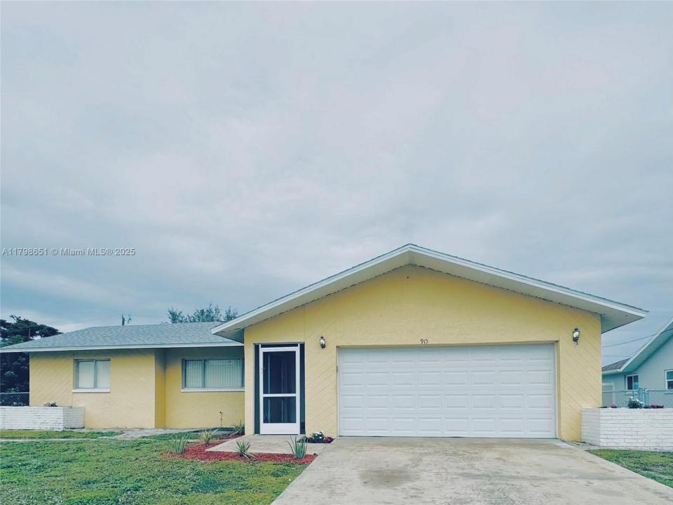 915 SE 20th ST, Cape Coral, Florida 33990
