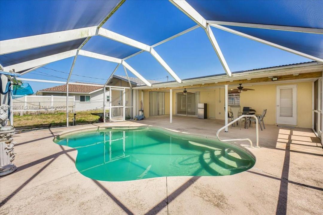 915 SE 20th ST, Cape Coral, Florida 33990