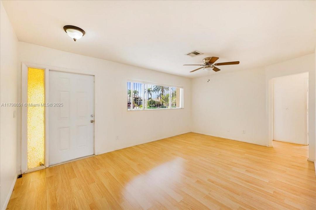 915 SE 20th ST, Cape Coral, Florida 33990