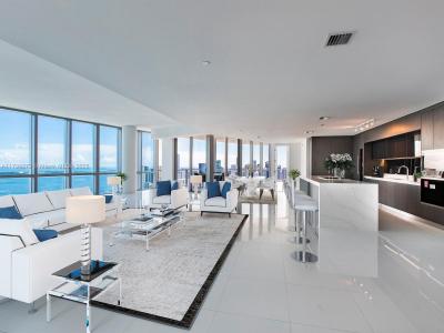 851 NE 1st Ave PH5011, Miami, Florida 33132, USA