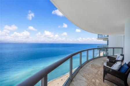 6365 Collins Ave 3202, Miami Beach, Florida 33141, USA