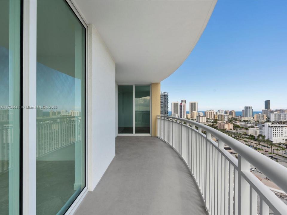 1745 E Hallandale Beach Blvd 2007W, Hallandale Beach, فلوريدا 33009, الولايات المتحدة