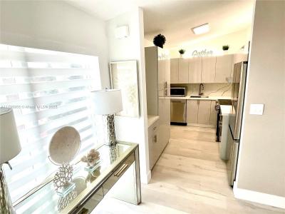 2406 Marathon Ln, Fort Lauderdale, Florida 33312, USA