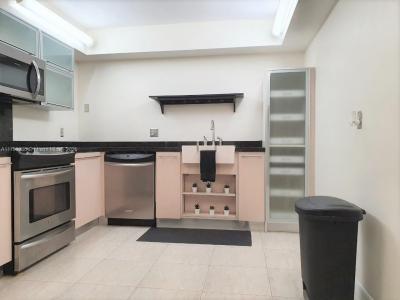 16300 Golf Club Rd 504, Weston, Florida 33326, USA