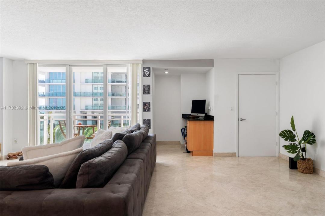 6917 Collins Ave 607, Miami Beach, Florida 33141