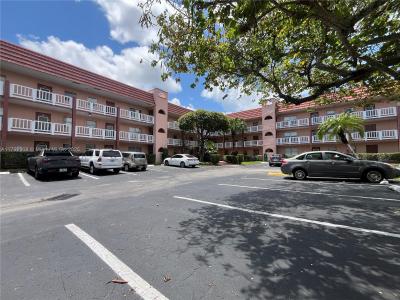 9420 Sunrise Lakes Blvd 106, Sunrise, Florida 33322, USA