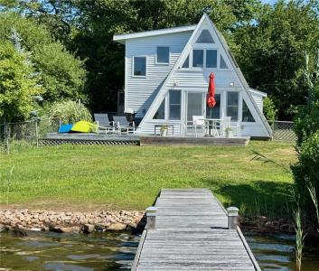 107 Wild Goose Road, South Kingstown, RI 02879, USA
