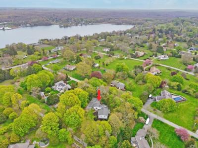 58 Leonard Drive, Tiverton, RI 02878, USA