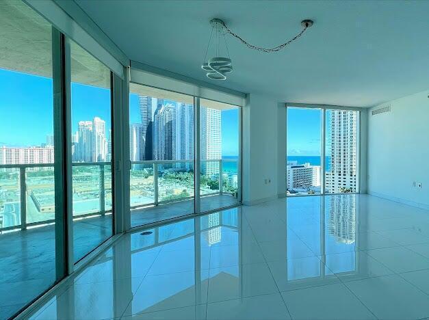 200 Sunny Isles Boulevard 2-1701, Sunny Isles Beach, Florida 33160, Estados Unidos