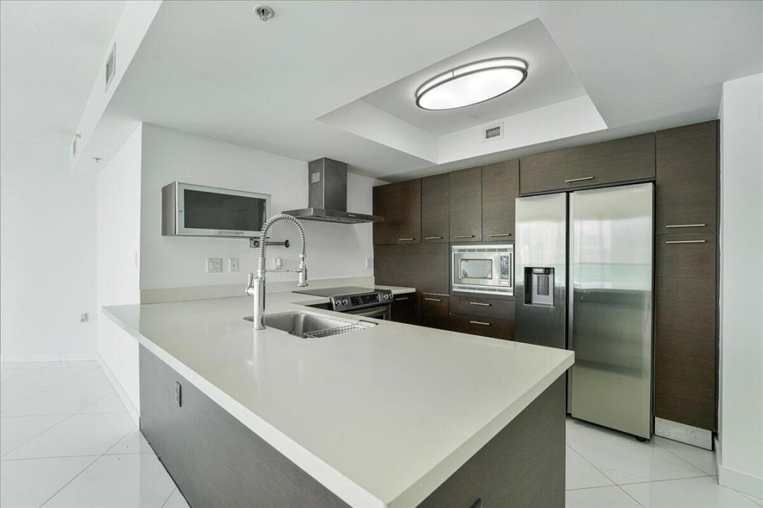200 Sunny Isles Boulevard 2-1701, Sunny Isles Beach, Florida 33160, Estados Unidos