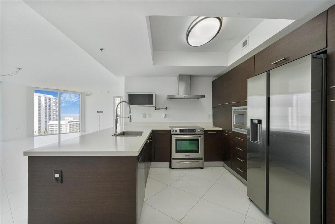 200 Sunny Isles Boulevard 2-1701, Sunny Isles Beach, Florida 33160, Estados Unidos