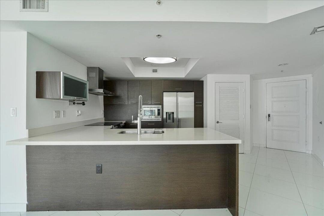 200 Sunny Isles Boulevard 2-1701, Sunny Isles Beach, Florida 33160, Estados Unidos