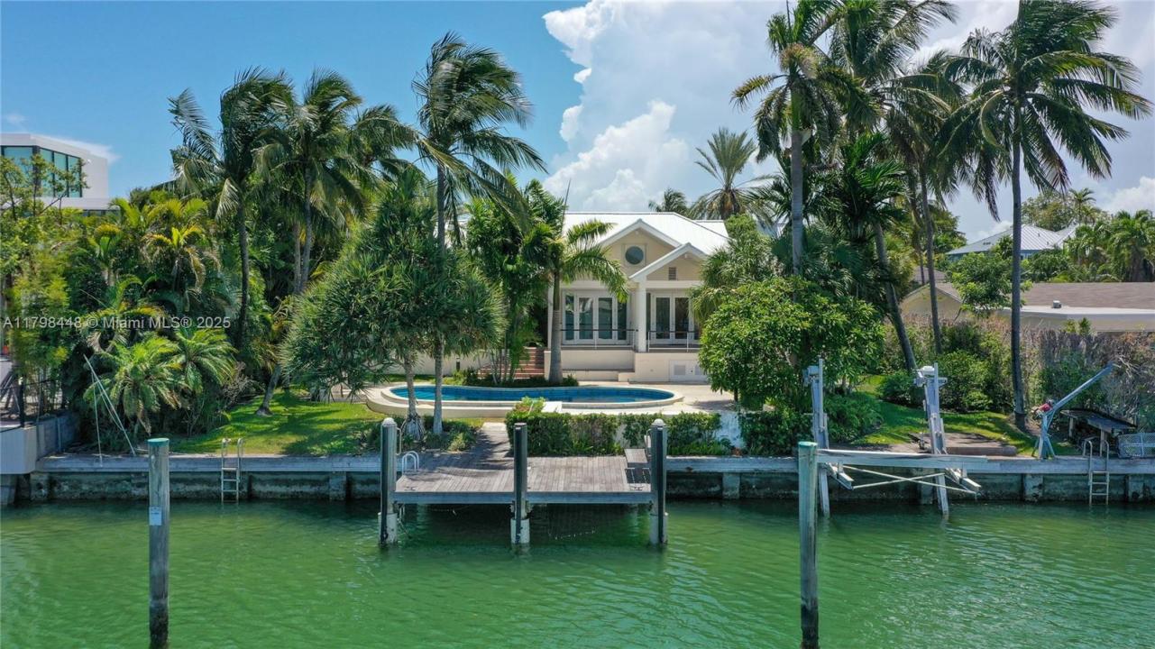 621 N Mashta Dr, Key Biscayne, Florida 33149
