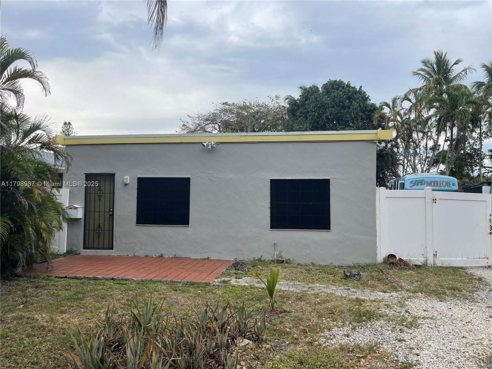 2415 Garfield St, Hollywood, Florida 33020