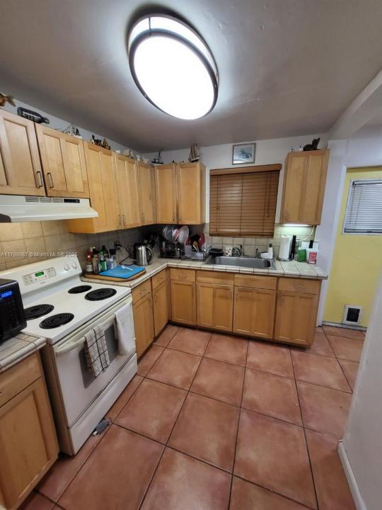 2415 Garfield St, Hollywood, Florida 33020