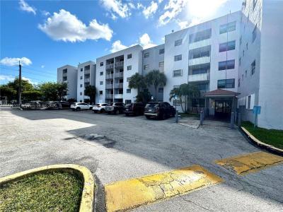 8145 NW 7th St 211, Miami, Florida 33126, USA